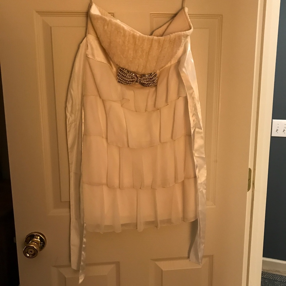 White strapless dress